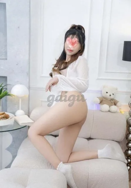 Hoa Anh Đào - Tân Binh Mới Nhú, Giá Cả Cực Hời Cho