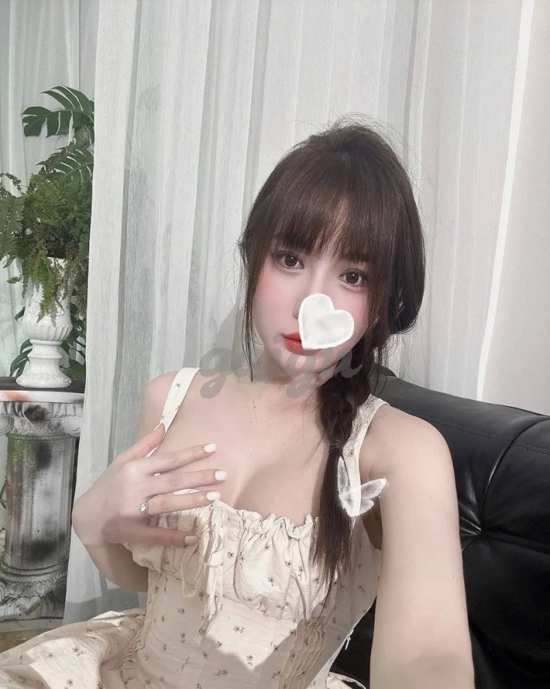 ❤️ HẠ VY ❤️ Em gái xinh - Chuẩn hot girl - Giá chất