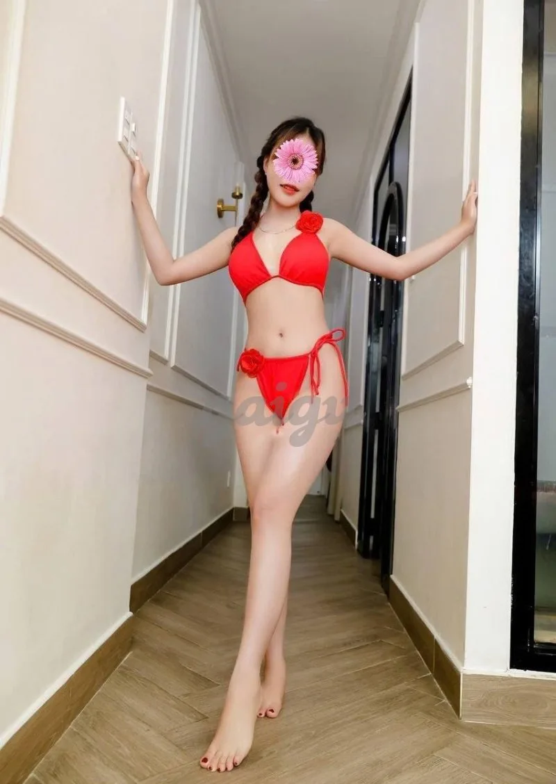 ❤️ EM LINH ❤️ Thiếu nữ Sexy - Dáng xinh Ngực đẹp