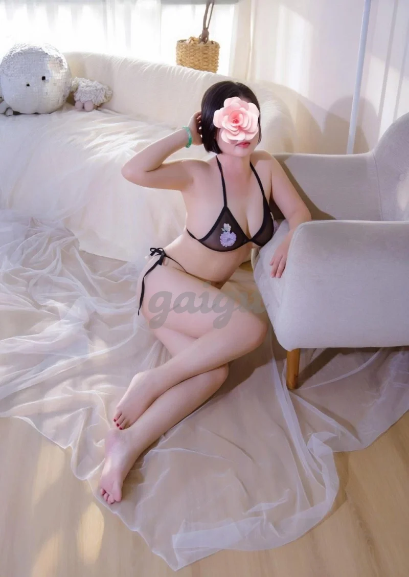 PHƯƠNG LAN - Dâm xinh chiều khách - phê tê sung sướng