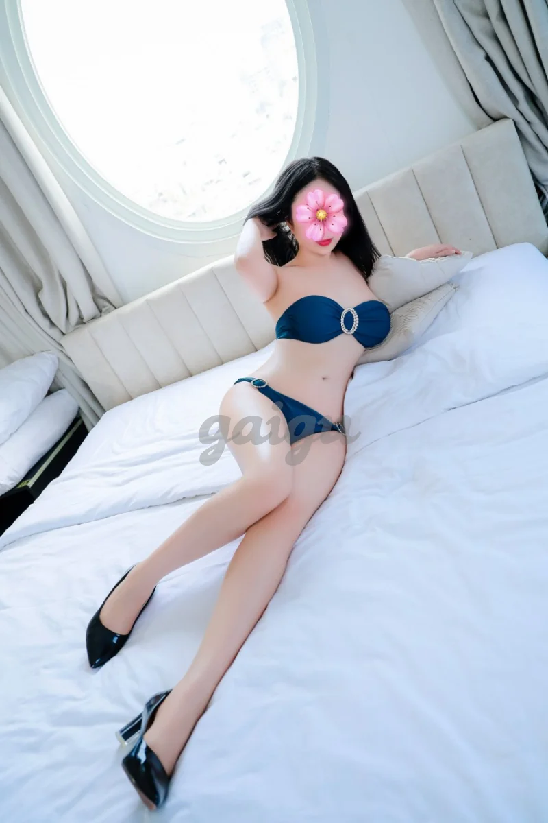 Xoài Non - Dáng đẹp, mặt xinh, làm tình đỉnh.