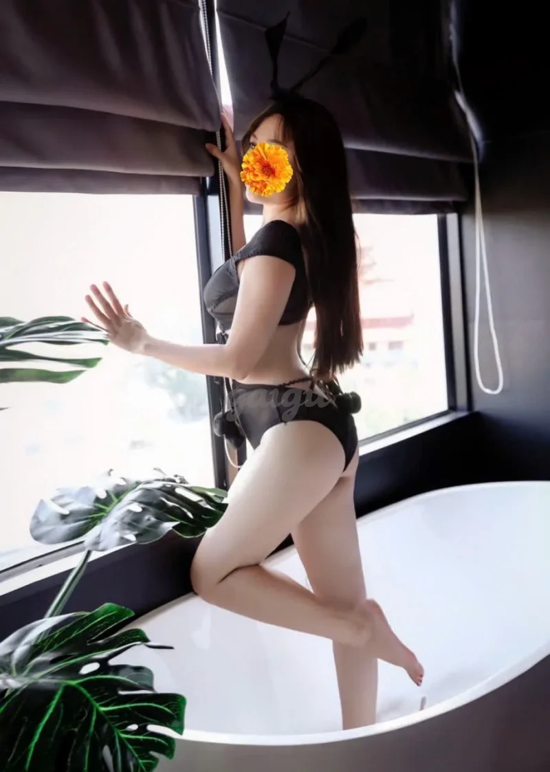 Kiều Oanh .Nhận some vả ship khu vực,VÚ BỰ, MẶT XINH, TUYỆT CHIÊU DÂM ĐÃNG