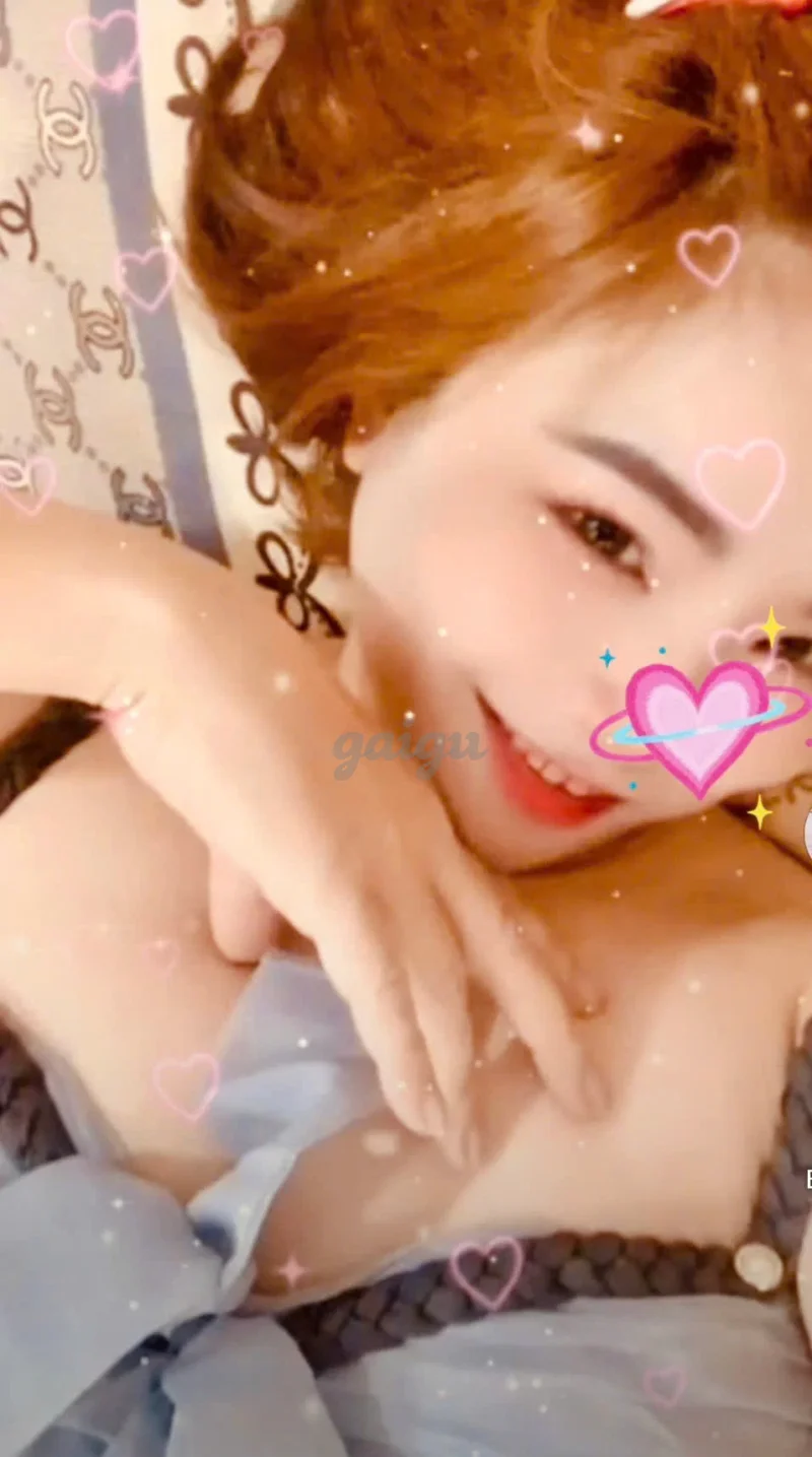 Hoa Hồng Vú To Gơi Cảm Quyến Rũ