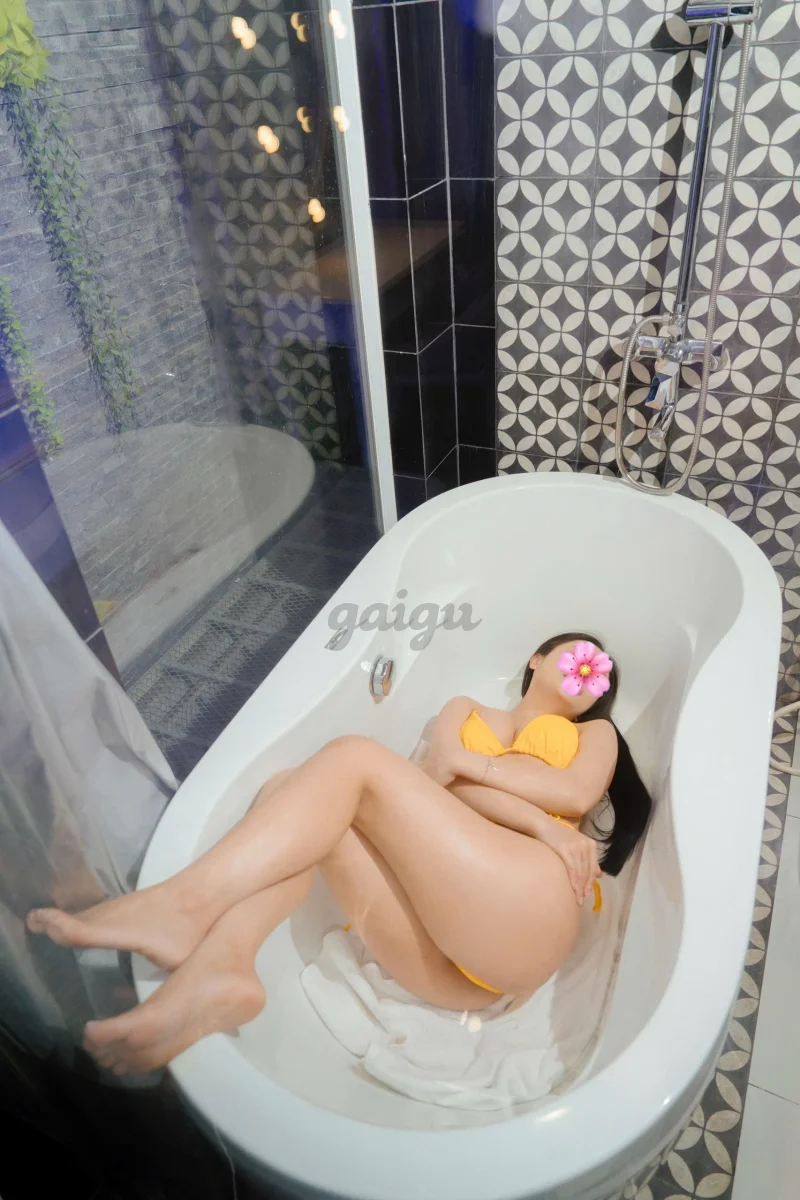 Bé Giao - Sexy Girl- Yêu Chiều Khách Như Người Tình