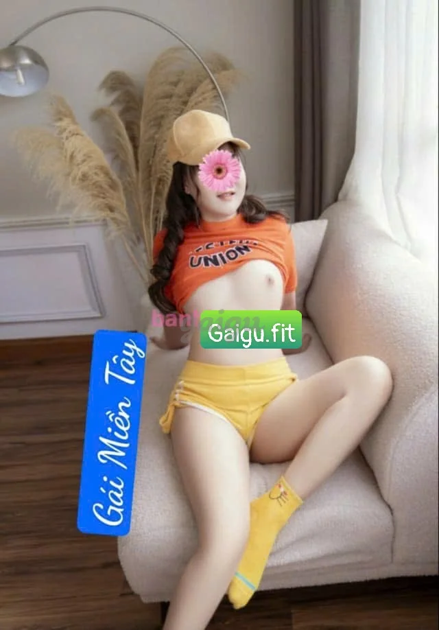 Gái Non Phương Nhi_ Mặt xinh, dáng sexy