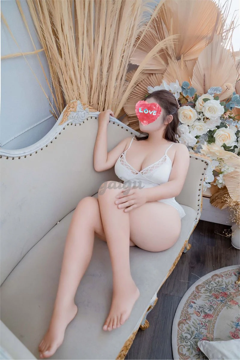 Đoan Trang vú to mông căng bím múp rụp nhiều nước làm tình say mê