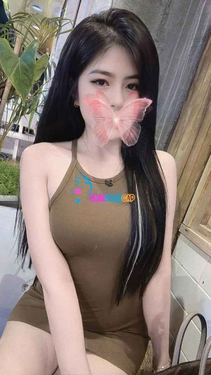 HÀ TRANG - GÁI TRẺ, XINH ĐÁNG YÊU, BODY MƯỢT