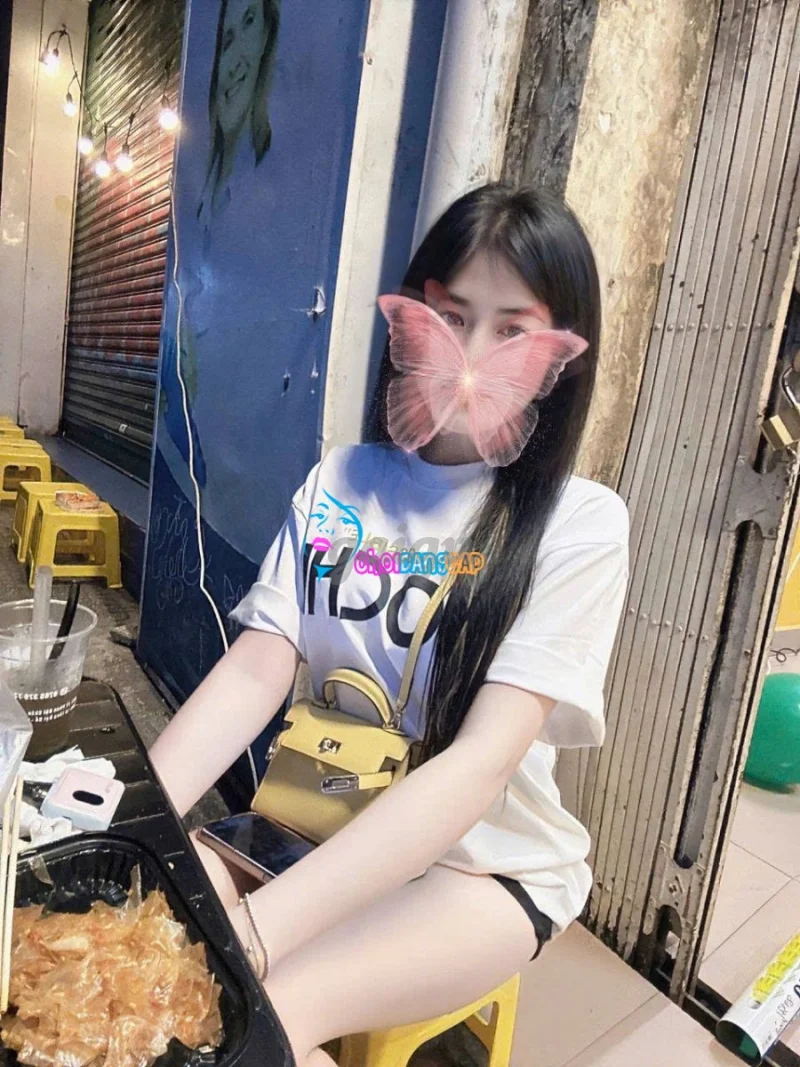 HÀ TRANG - GÁI TRẺ, XINH ĐÁNG YÊU, BODY MƯỢT