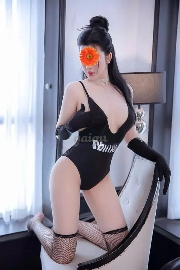 BÉ CHERRY_ XINH DÂM LÀM TÌNH CHUYÊN NGHIỆP