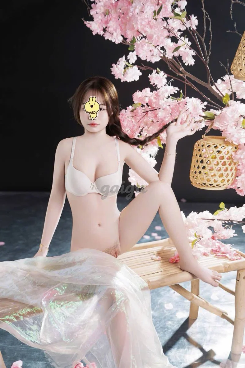 Anh Thư Nhiệt Tình Ngoan Ngoãn