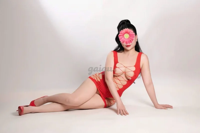 NEW RUBY MÔNG CĂNG ĐÉT,VÚ NGON BÚT MÚT PHÊ,HÀNG DÂM LÀM TÌNH ĐỈNH