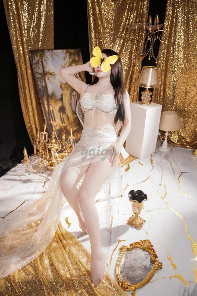 Linh Nhi:Thiếu nữ Sexy - Dáng xinh Ngực đẹp ,da trắng cực xinh