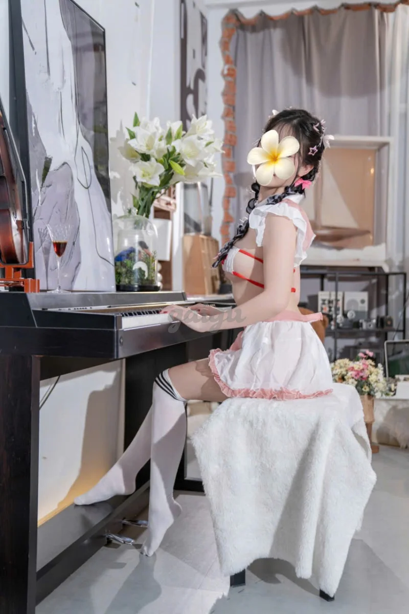 TIỂU LINH _ XINH DÂM MÌNH DÂY