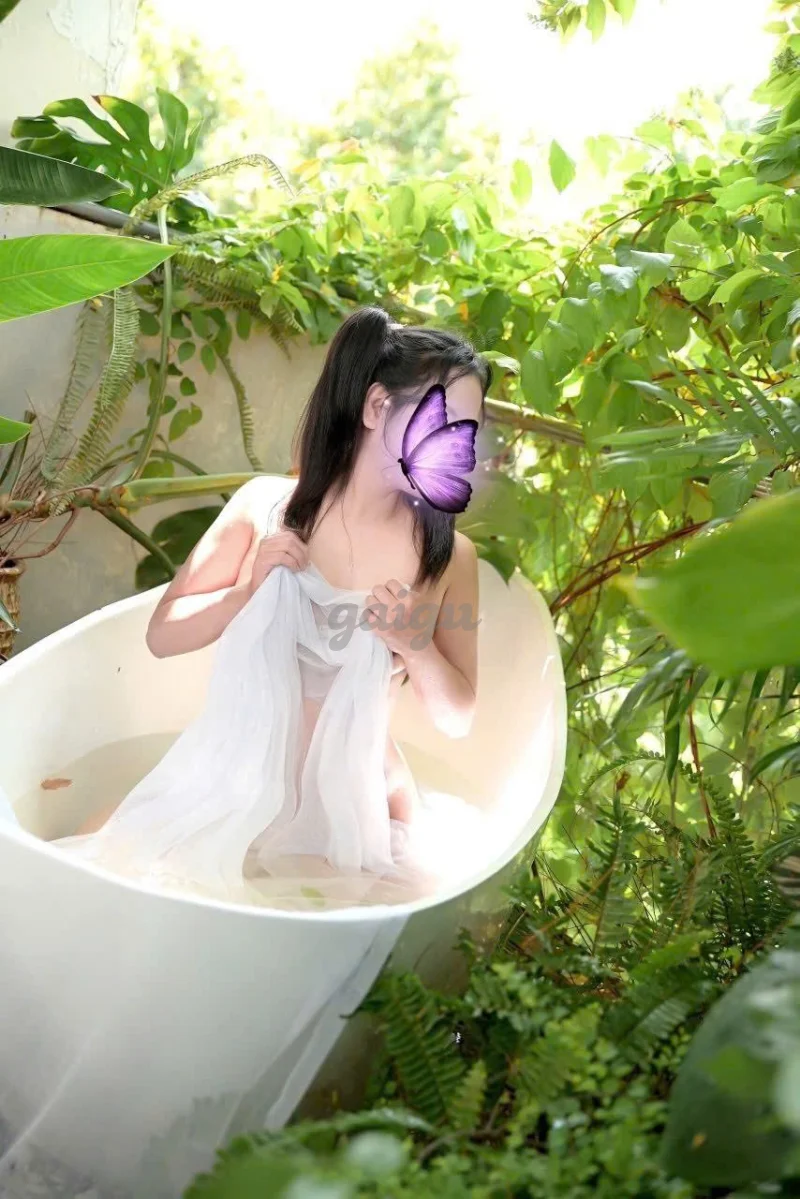 KIM NGÂN _ XINH DÂM LÀM TÌNH CHUYÊN NGHIỆP