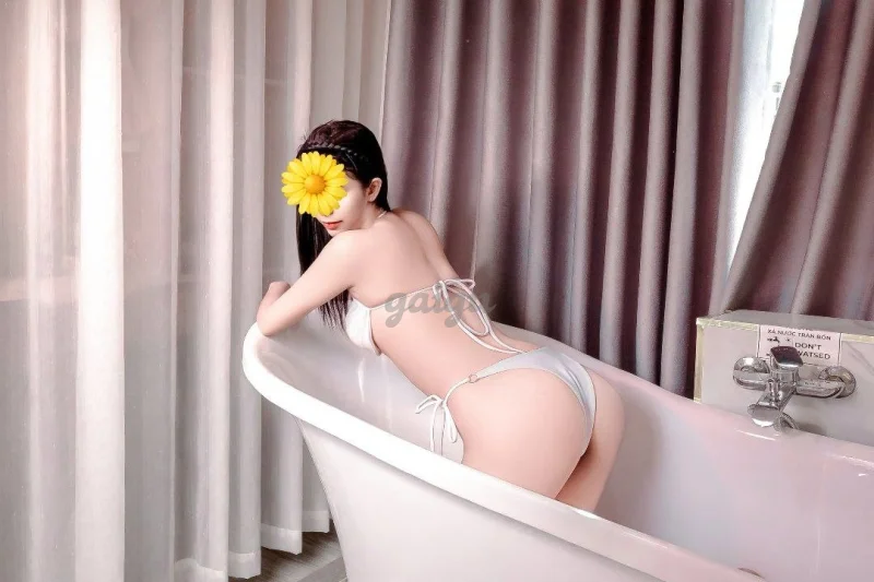 Bé Linh Xinh Đẹp Quyến Rũ