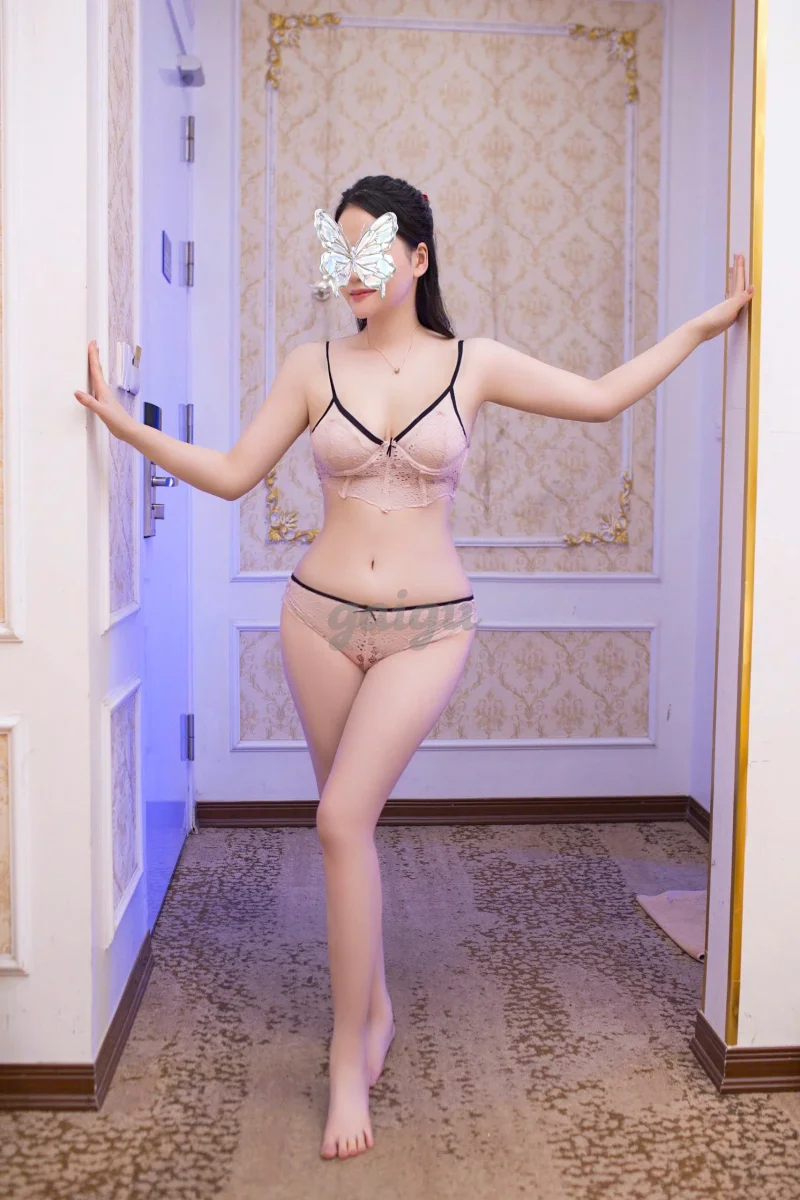 Ly Ly,Hitgirl Xinh Đẹp,Vú To Body Nuột Nà Nũng Nịu,Gợi Tình