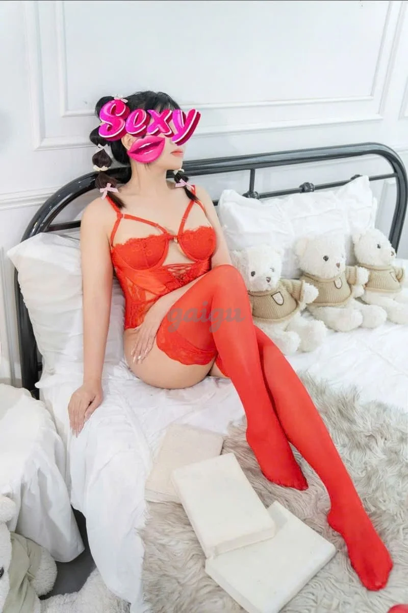 Gái dâm Quỳnh Anh_ Body gợi cảm, làm tình phê