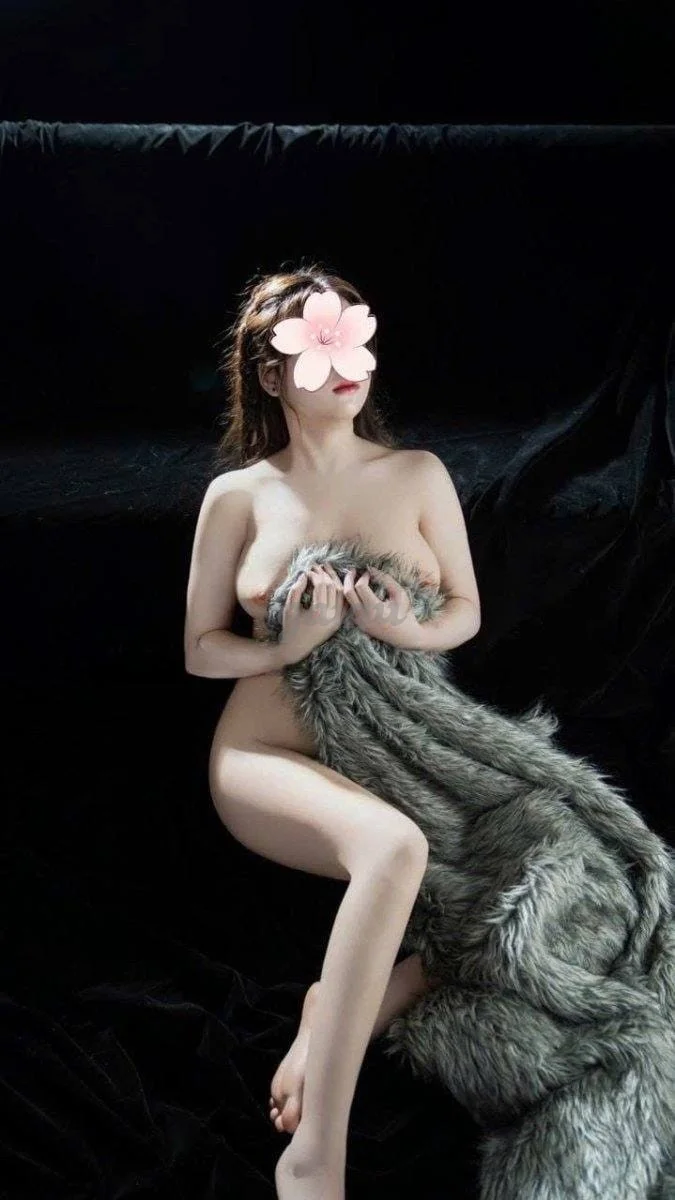 ✨LINH TRANG✨☘️❤️✨BODY SEXY NÓNG BỎNG☀ÁNH MẮT ĐƯA TÌNH BIỂU CẢM DÂM ĐÃNG KHI LÀM VIỆC MỘT E HÀNG ĐẬM