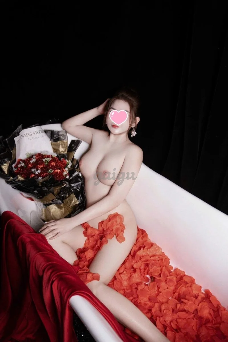 Linh Anh Girl Xinh Vú To Ngọt Ngào - Tình Cảm Quyến Rũ Say Mê