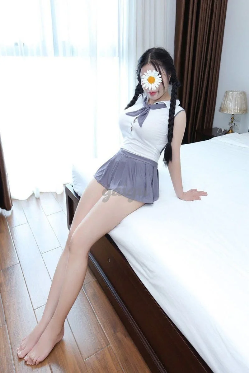 Lan Chi-❤️EM HÀNG NON XINH -DA TRẮNG- BODY SEXY NÓNG BỎNG LÀM TÌNH CHUYÊN NGHIỆP CHIỀU CHUỘNG HẾT NẤ