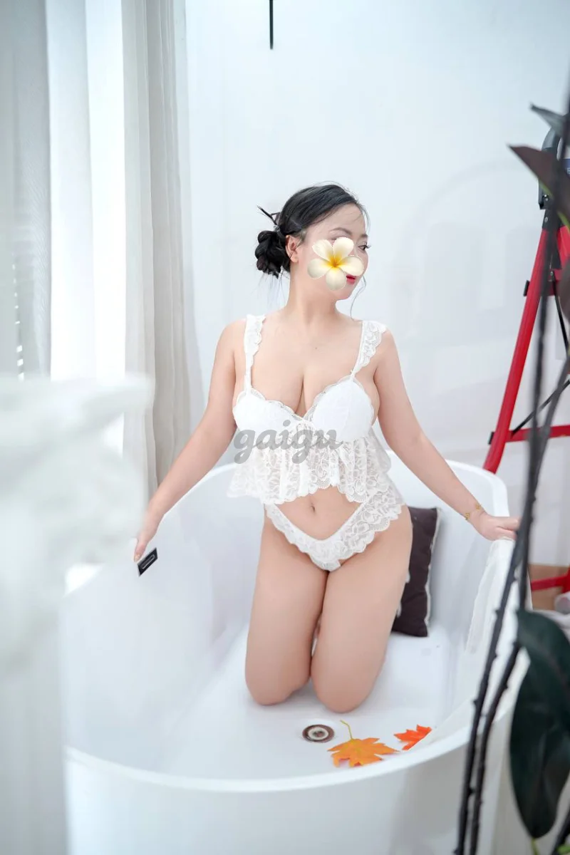 Quỳnh BaBy:BODY ĐẸP, MẶT XINH BABY VÀ SANG TRỌNG