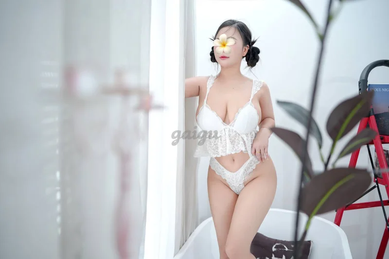 Quỳnh BaBy:BODY ĐẸP, MẶT XINH BABY VÀ SANG TRỌNG