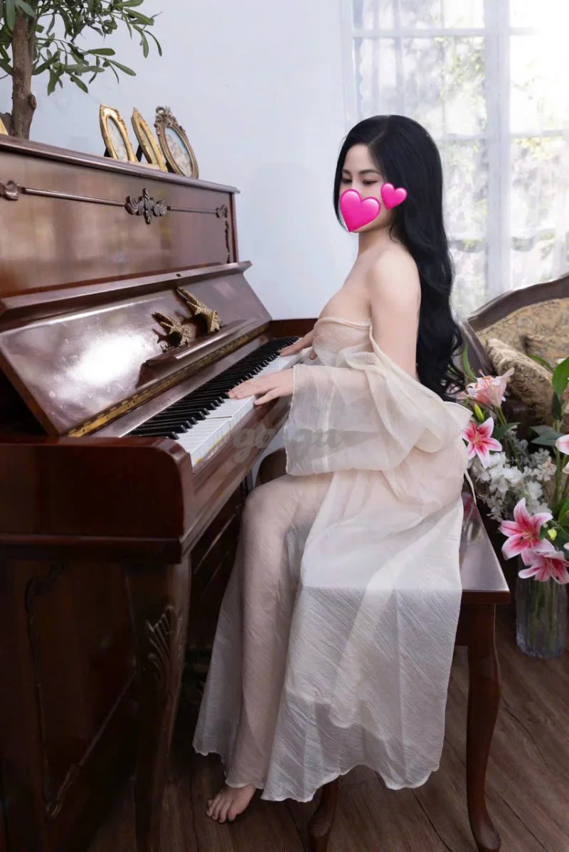 Videos Yến Nhi_ siêu vú khủng gái miền nam xinh đẹp da trắng vui tính dễ thương