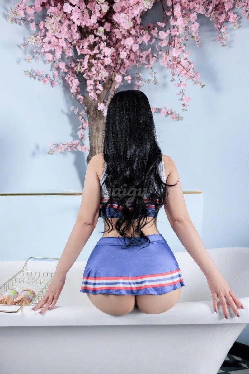 HOÀI THƯƠNG – GÁI VĂN PHÒNG, PHỤC VỤ NHIỆT TÌNH, CHU ĐÁO