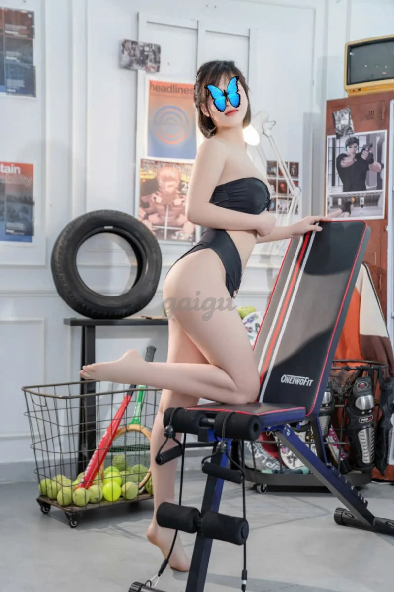 THU HUYỀN XINH XẮN CUTE ĐÁNG YÊU VÚ BÍM NUỘT NÀ