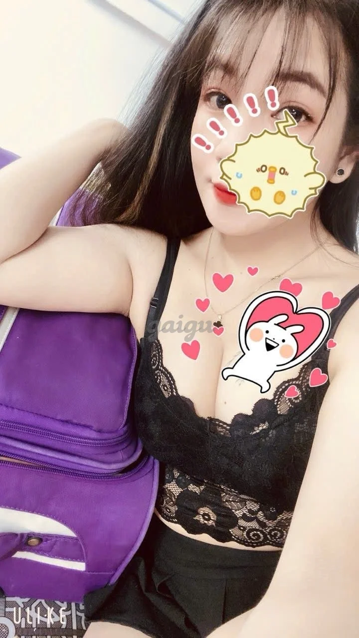 Tường Vy- em hàng nhẹ nhàng , tươi xanh !!!!