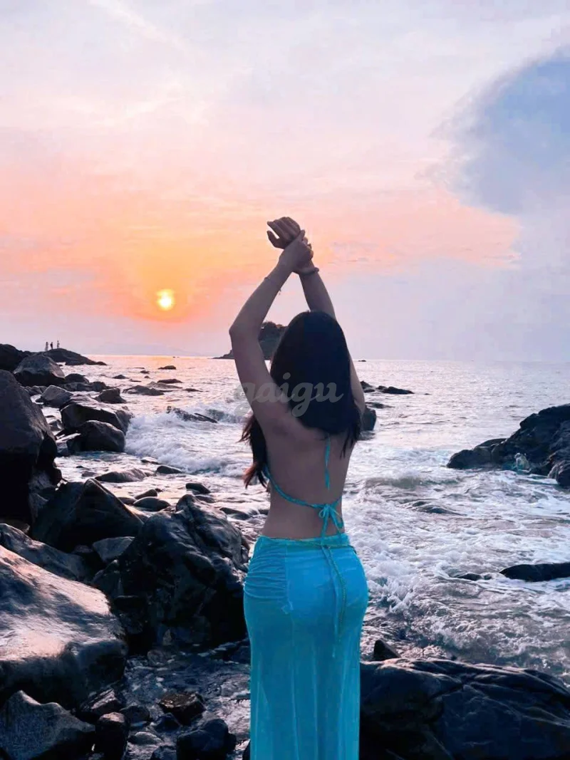 Bé Dâu_teen non tơ ngoan hiền, vú bím mơn mởn siêu đẹp