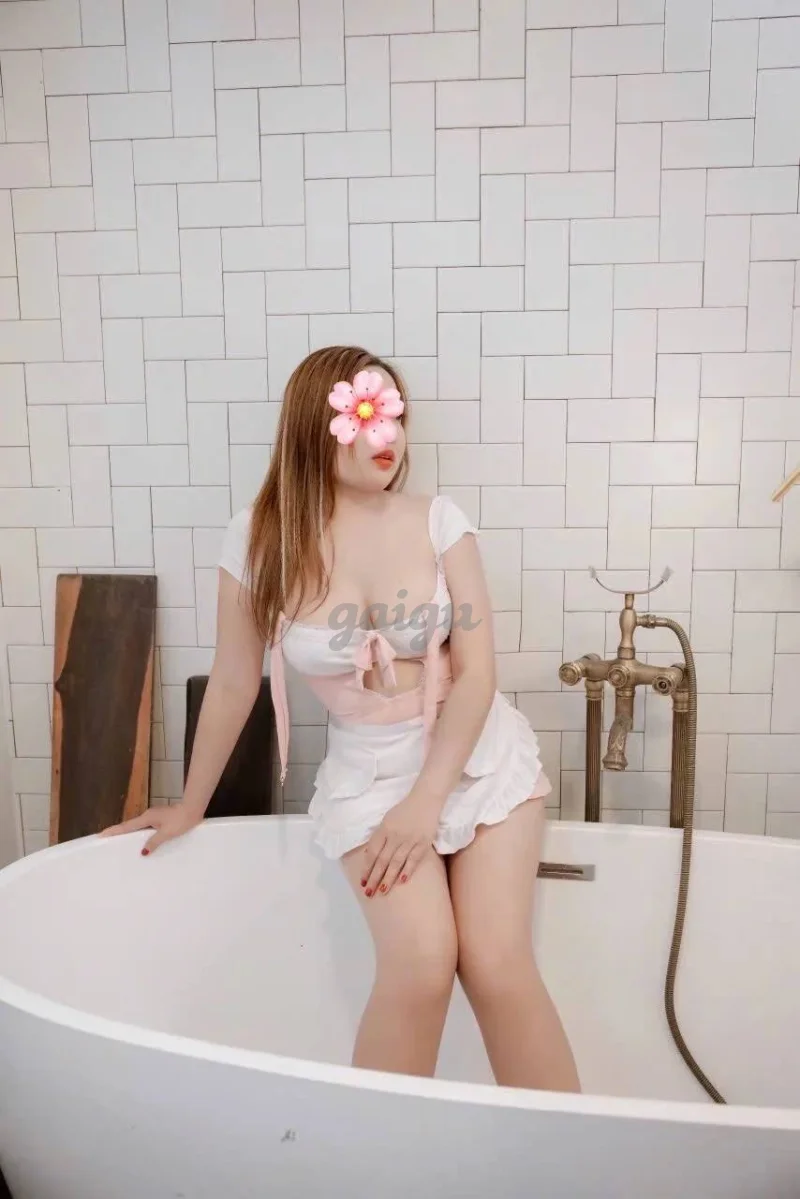 Nga chupy hàng múp dâm lồn đẹp chơi đã cực kỳ