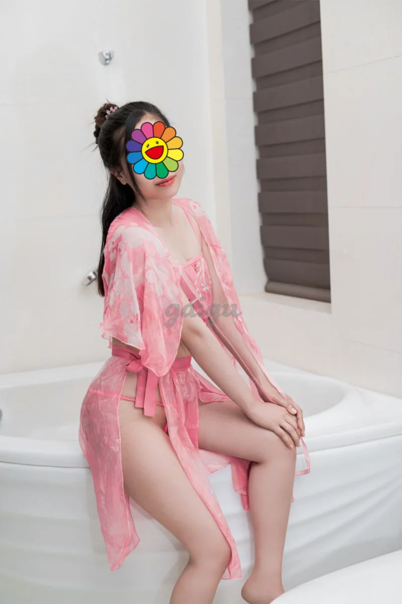 Thảo Tiên - Chiều Khách Ngọt Ngào Rất Ngoan