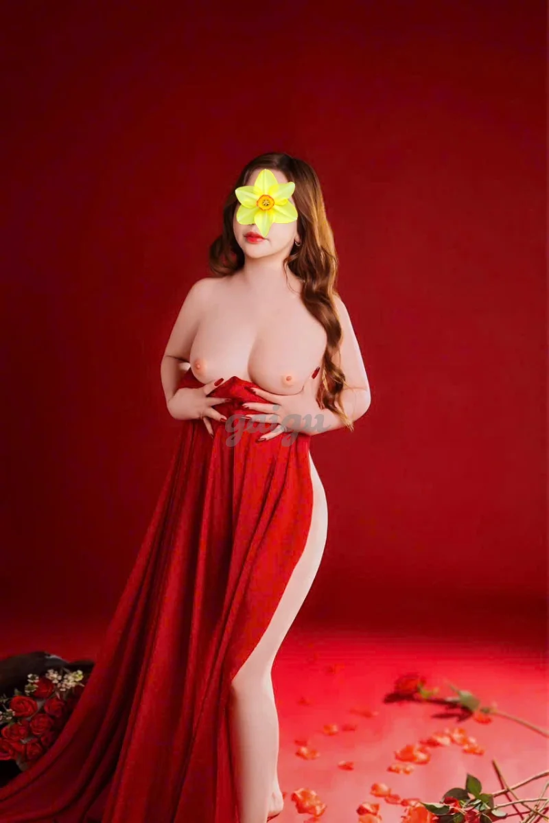 Như Ý -  Ngôi Sao Nóng Bỏng , Một Thiên Thần Sex Cực Đỉnh.