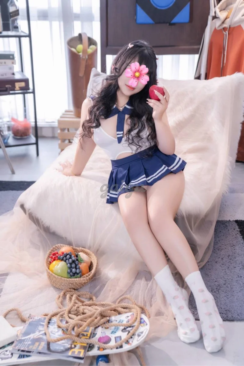 YẾN NHI XINH XẮN VÚ TO KẸP XÚC XÍCH SEXY DÂM CHIỀU KHÁCH HÀNG
