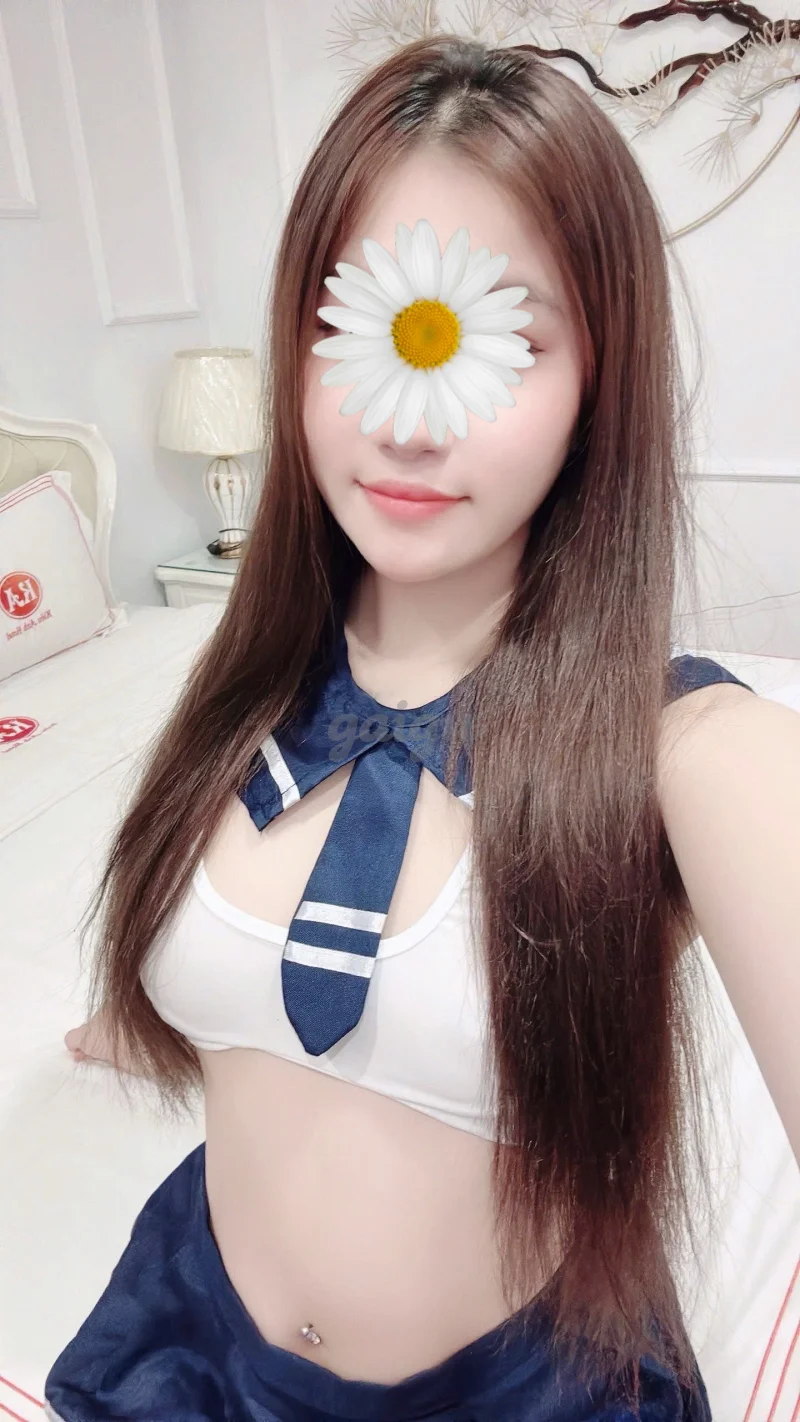 NEW BÊ XINH TRẮNG CAO XINH NGON