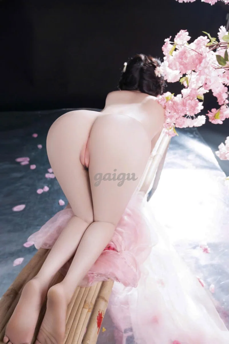BÉ VY - GƯƠNG MẶT XINH XẮN TÌNH CẢM NHẸ NHÀNG