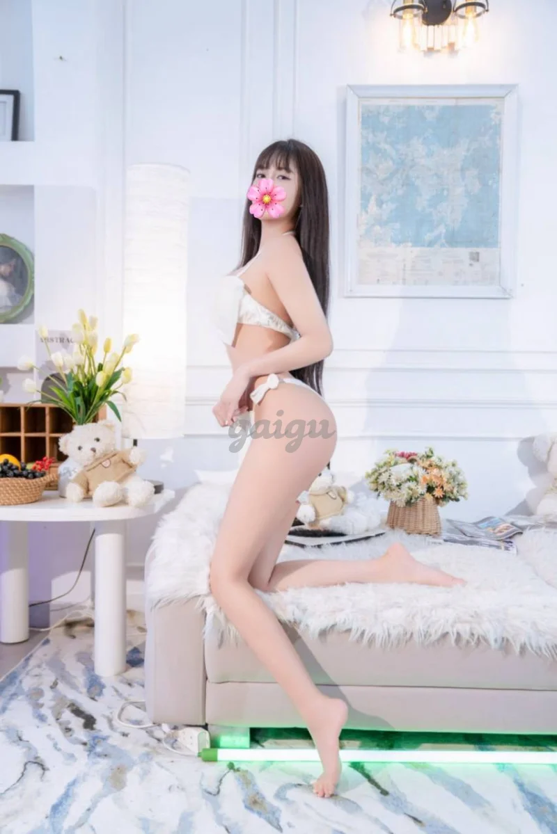 Linh Rin 2k5 minh dây cây cảnh