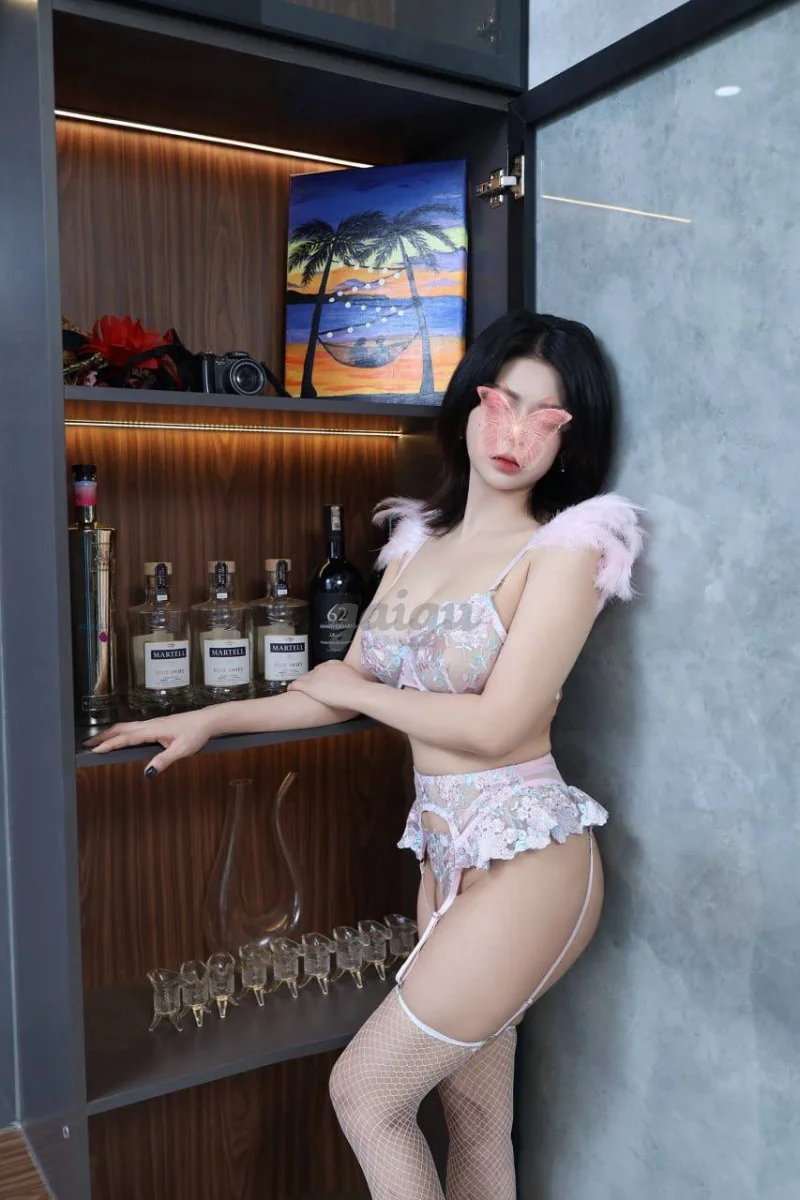 ♥️TIỂU NHI♥️ LỖ NHỊ DÁNG ĐẸP DA TRẮNG MẶT XINH DÂM VÚ BÝM CỰC ĐẸP PHỤC VỤ TỐT