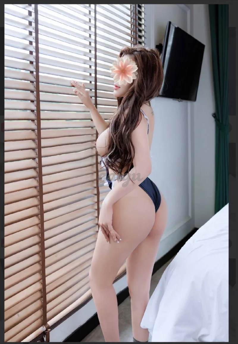 ❤️New❤️Ngọc Trinh❤️Dáng Chuẩn Như Người Mẫu, Da Dẻ Trắng Trẻo Mịn Màng Thơm Tho