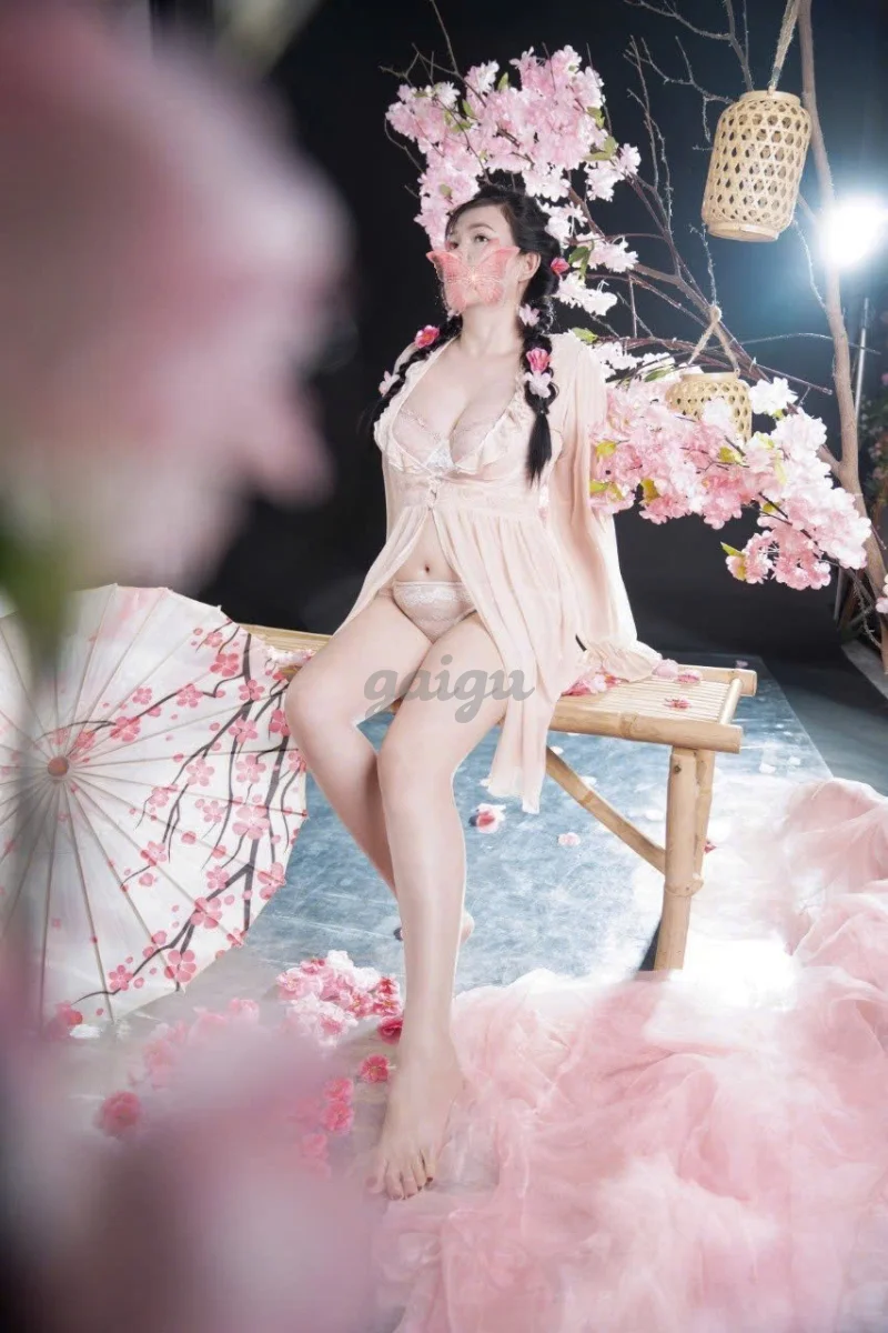 NHƯ NGỌC - EM GÁI XINH SANG MỚI ĐI LÀM, TÌNH CẢM NHƯ NGƯỜI YÊU,