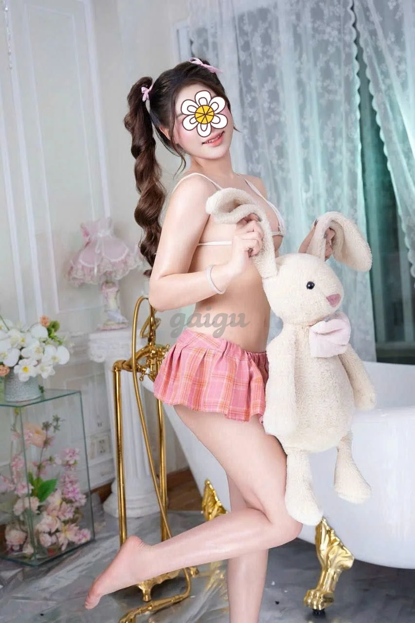 Dâu Tây ❤️Em Gái Ngoan Xinh