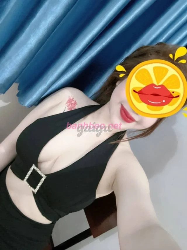 THẢO JENNY EM GÁI XINH XẮN NÕN NÀ CHIỀU KHÁCH