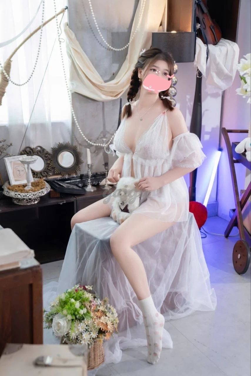 Bé Loan- em hàng nóng hổi, thơm ngon!!!