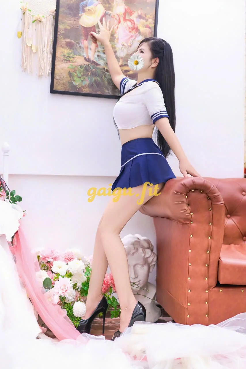 HUYỀN ÂN - NGOAN XINH YÊU - VÚ TO TRÒN MÔNG CONG - BƯỚM HỒNG HÀO - NHIỆT TÌNH CHIỀU KHÁCH