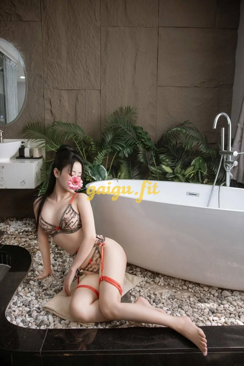 ❤️CÓ CLIP SEXY❤️NHƯ NGỌC XINH XẮN NHIỆT TÌNH BÚ LIẾM CÁC KIỂU RẤT TÌNH CẢM VÀ CHIỀU CHUỘNG KHÁCH