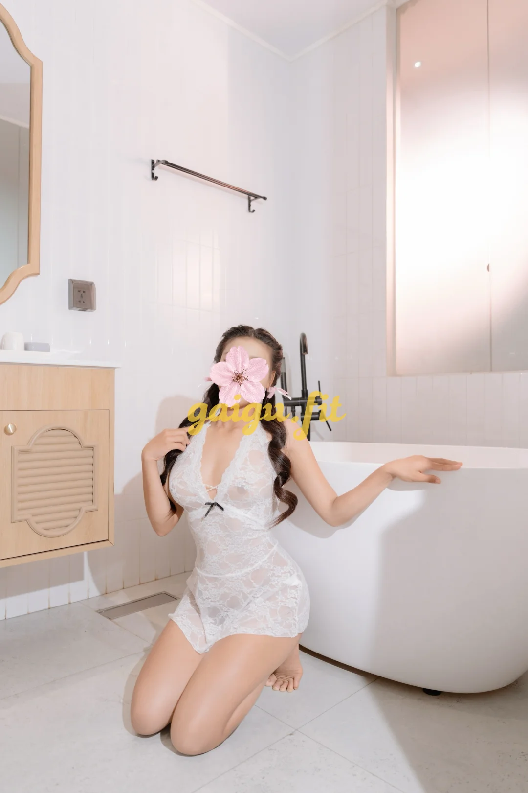 NEW BÉ VY AN - DUYÊN DÁNG SEXY NÓNG BỎNG CHIỀU KHÁCH