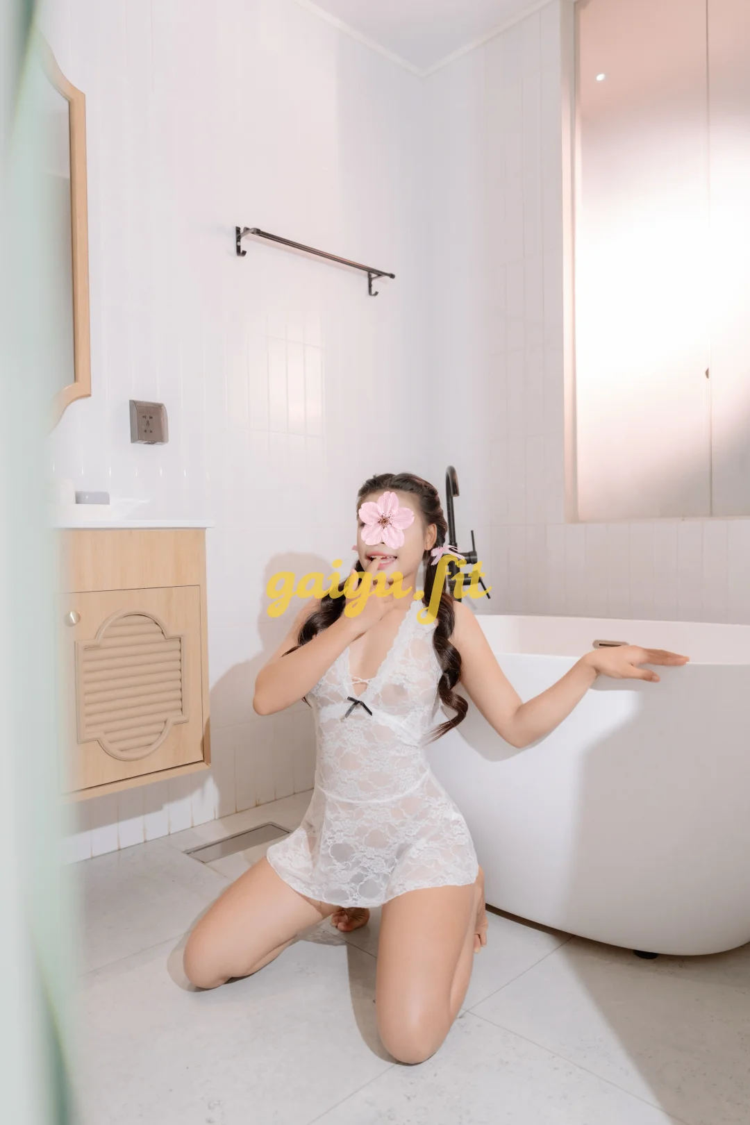 NEW BÉ VY AN - DUYÊN DÁNG SEXY NÓNG BỎNG CHIỀU KHÁCH