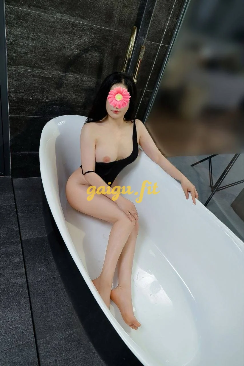 HOT THU THỦY BODY NGON CHẤT LƯỢNG, MASSAGE BÚ LIẾM SIÊU PHÊ