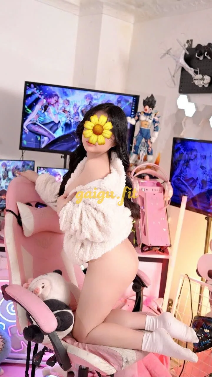 Thảo Vy_ Em gái xinh với body nóng bỏng, làm tình dâm